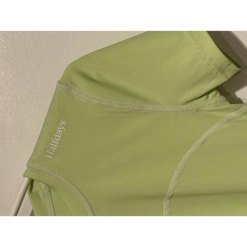 $65 NWT Halfdays Mollie Performance T-Shirt - Women's Pistachio Size S - Picture 6 of 11
